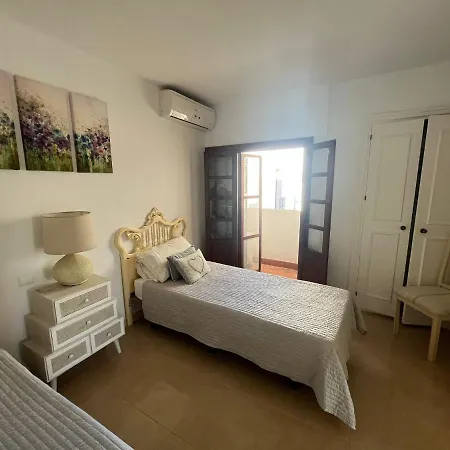 - Playa - De 3 Con Terraza Y Jardin Villa Estepona