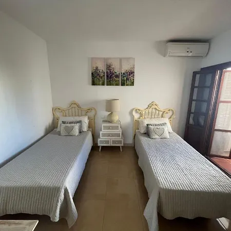 - Playa - De 3 Con Terraza Y Jardin Estepona
